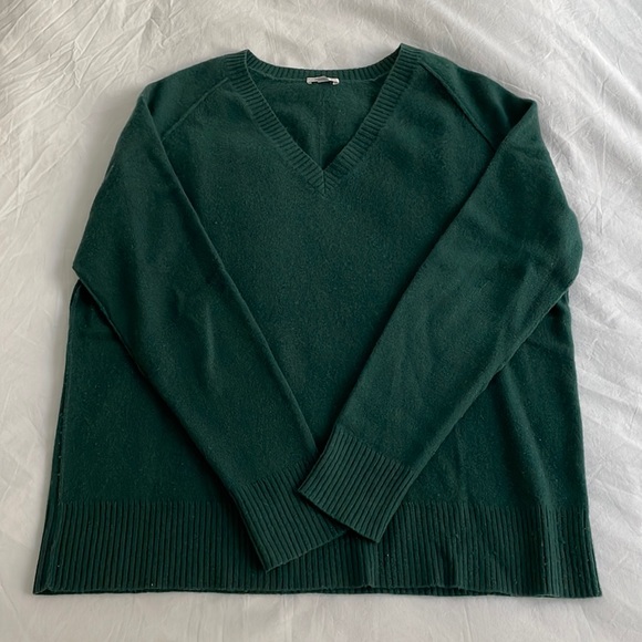 INTERMIX Sweaters - Intermix Green Cashmere V Neck Sweater - S